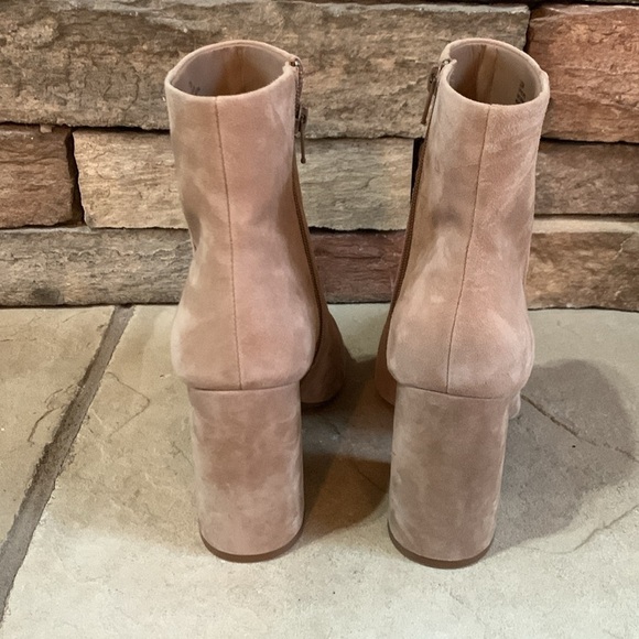 Gianni Bini sz 10 taupe pointed toe chunky heel suede NWOT booties - Picture 5 of 8